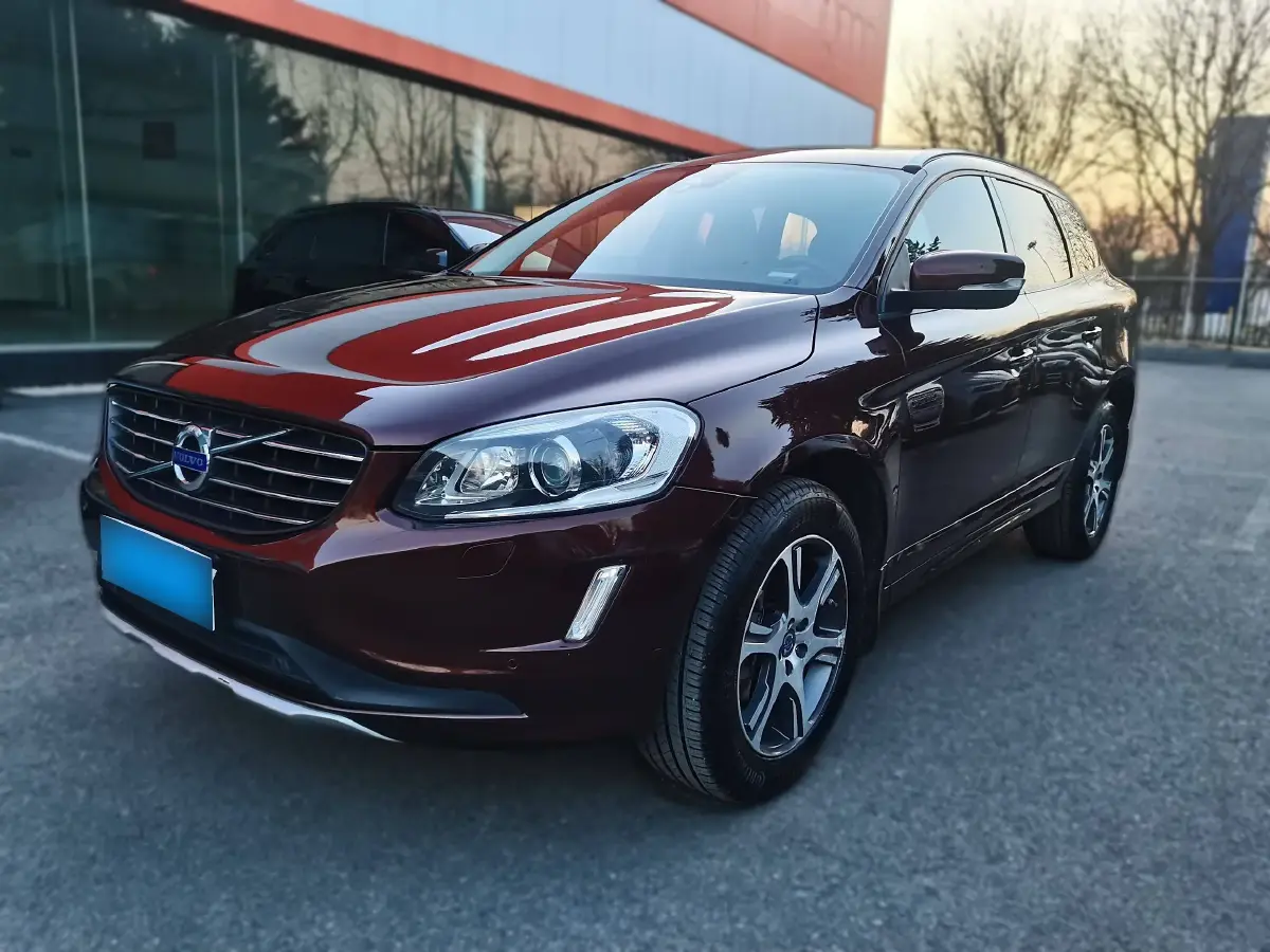 2014 Volvo XC60 2.0T 240HP L4 6DCT