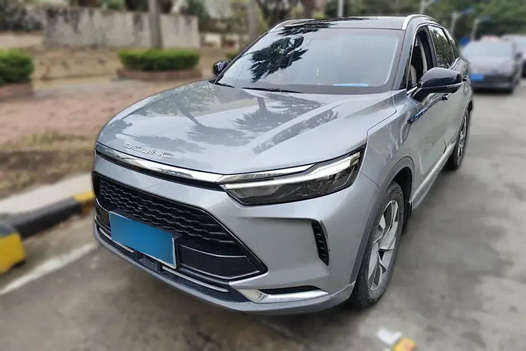2020 BeiJing Auto X7 1.5T 169HP L4 7DCT PHEV 17.3KWH