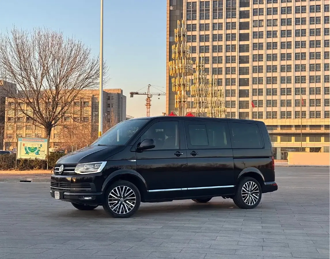 2019 Volkswagen Multivan 2.0T 204HP L4 7DCT