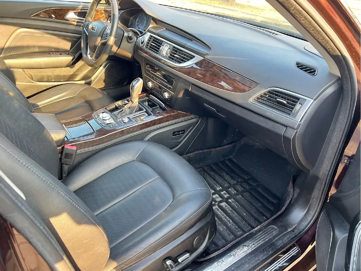 2016 Zotye Z700 1.8T 177HP L4 6DCT,autocango,china used car exporter,china ev exporter,chinese used car exporter,chinese used ev exporter