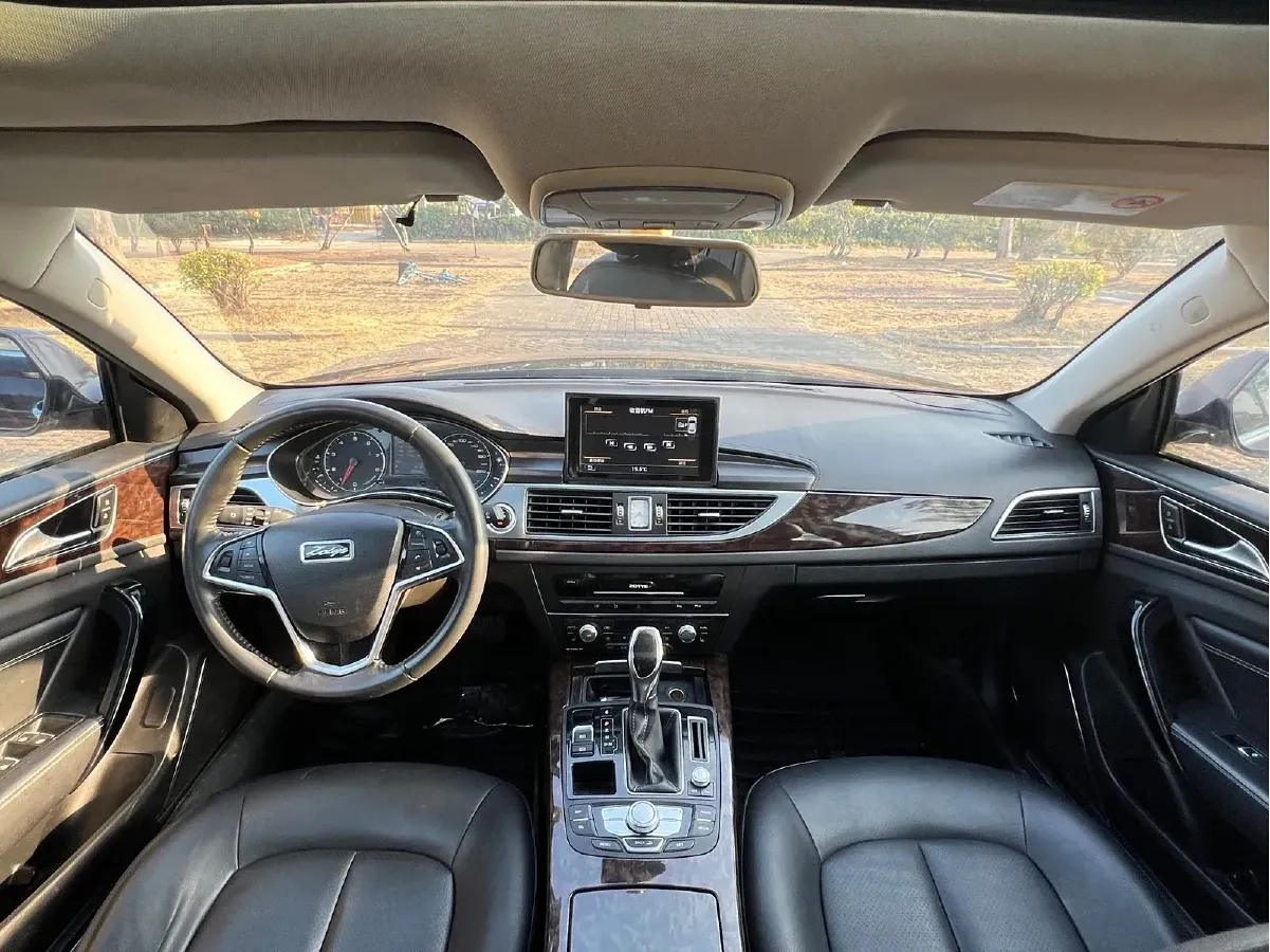 2016 Zotye Z700 1.8T 177HP L4 6DCT,autocango,china used car exporter,china ev exporter,chinese used car exporter,chinese used ev exporter