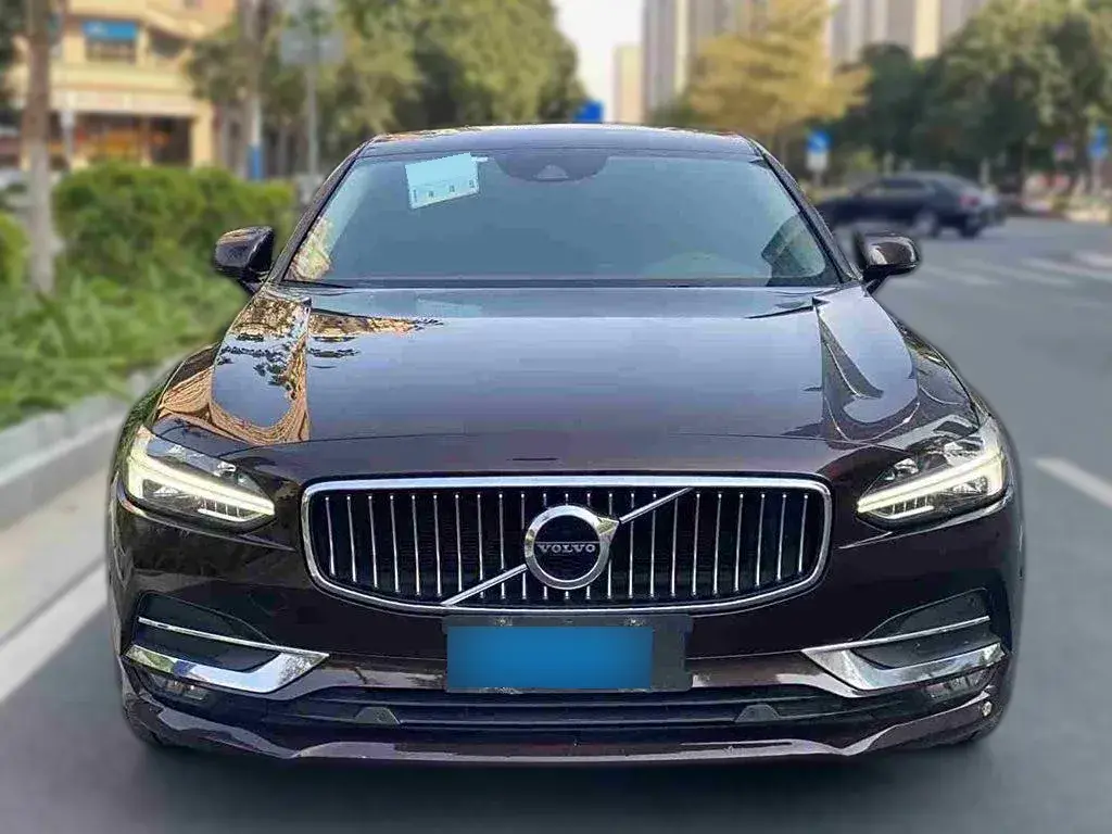 2017 Volvo S90 2.0T 190HP L4 8AT