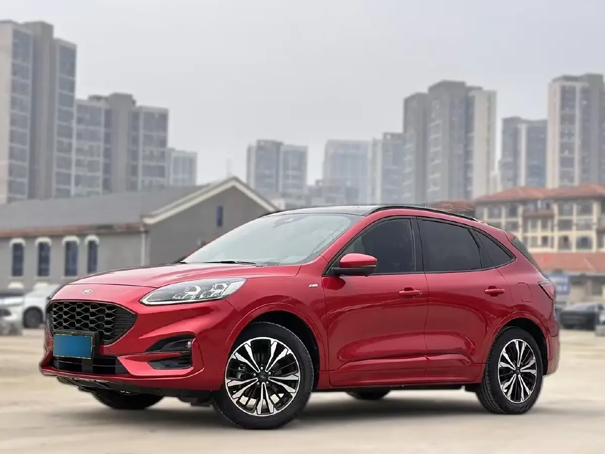 2020 Ford Escape 2.0T 248HP L4 8AT