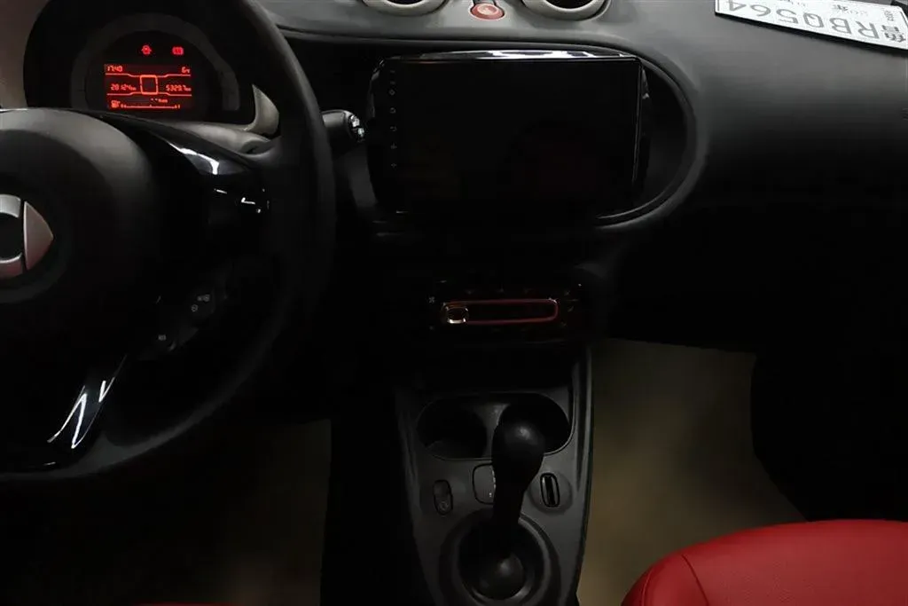 2016 Smart smart forfour 1.0L 71HP L3 6DCT,autocango,china used car exporter,china ev exporter,chinese used car exporter,chinese used ev exporter