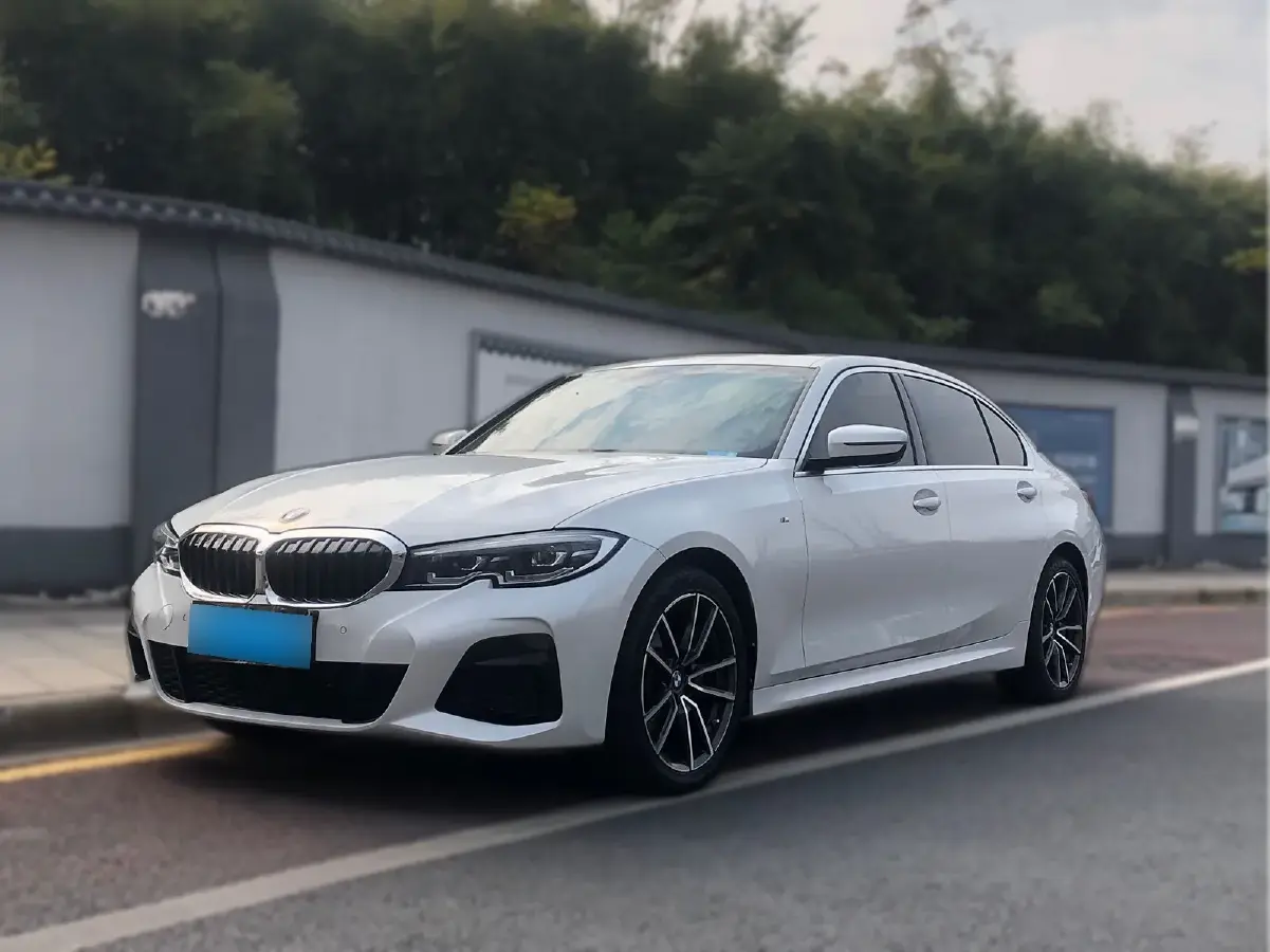 2022 BMW 3 Series 2.0T 156HP L4 8AT