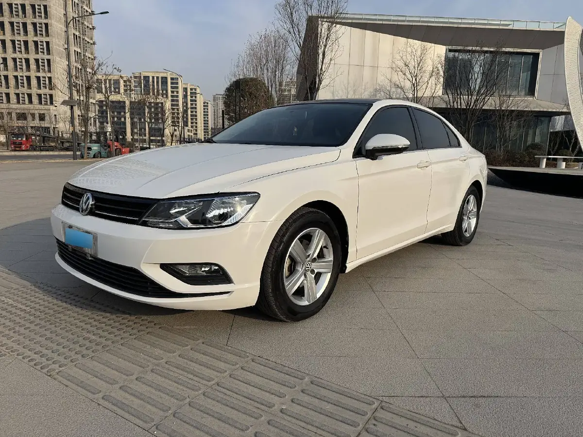 2015 Volkswagen Lamando 1.4T 131HP L4 7DCT