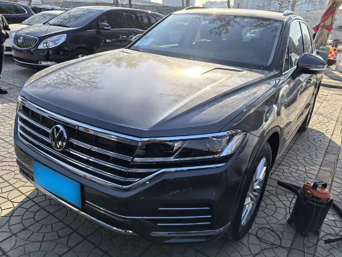 2021 Volkswagen Touareg 2.0T 245HP L4 8AT