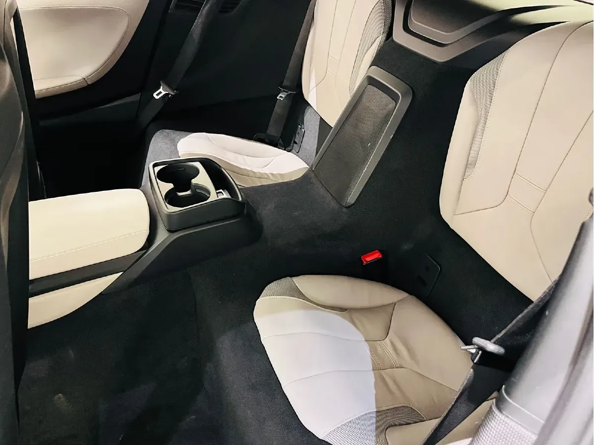 2014 BMW i8 1.5T 231HP L3 6AT PHEV 7.1KWH,autocango,china used car exporter,china ev exporter,chinese used car exporter,chinese used ev exporter