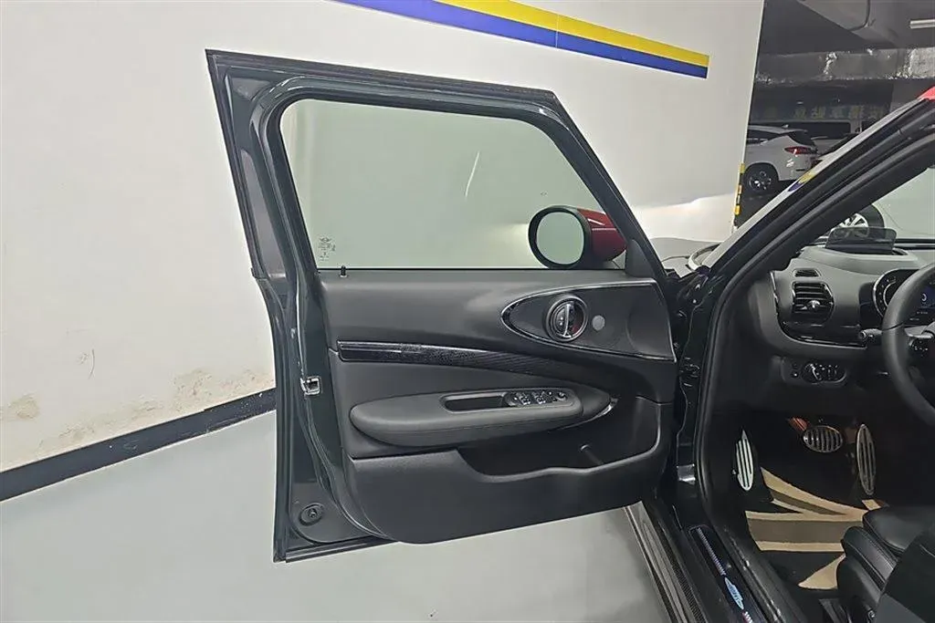 2023 MINI JCW CLUBMAN 2.0T 272HP L4 8AT,autocango,china used car exporter,china ev exporter,chinese used car exporter,chinese used ev exporter