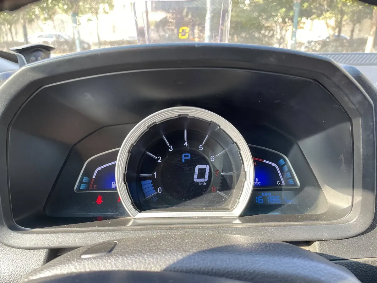 2015 Luxgen 6 SUV 1.8T 180HP L4 6AT,autocango,china used car exporter,china ev exporter,chinese used car exporter,chinese used ev exporter