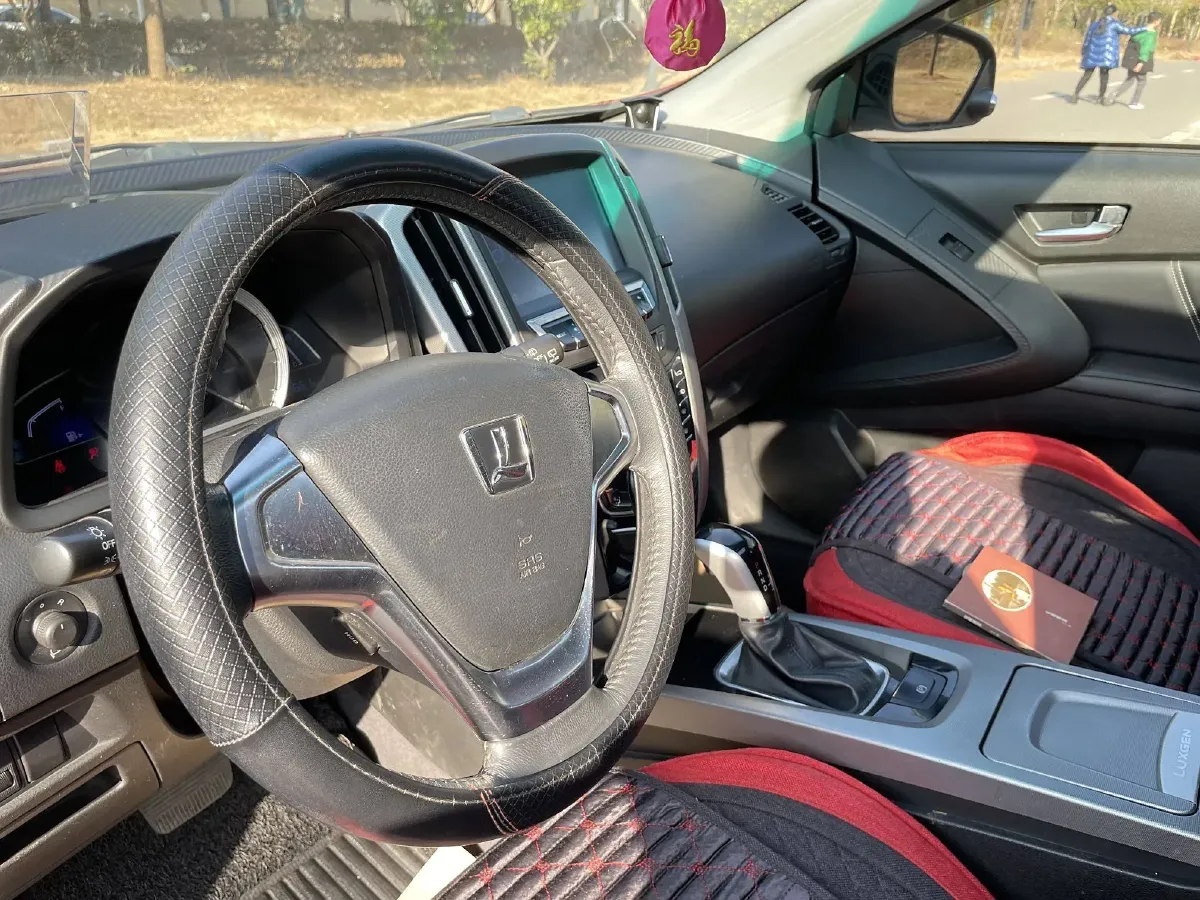 2015 Luxgen 6 SUV 1.8T 180HP L4 6AT,autocango,china used car exporter,china ev exporter,chinese used car exporter,chinese used ev exporter