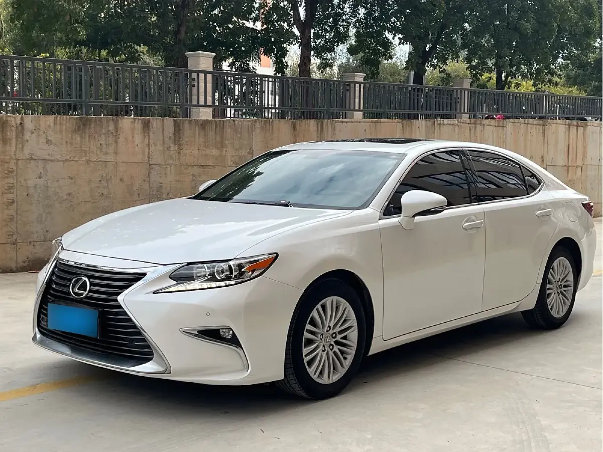 2015 Lexus ES 2.0L 167HP L4 6AT