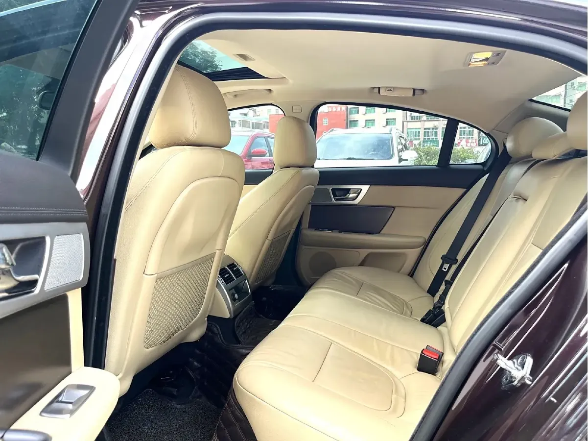 2012 Jaguar XF 3.0L 238HP V6 6AT,autocango,china used car exporter,china ev exporter,chinese used car exporter,chinese used ev exporter