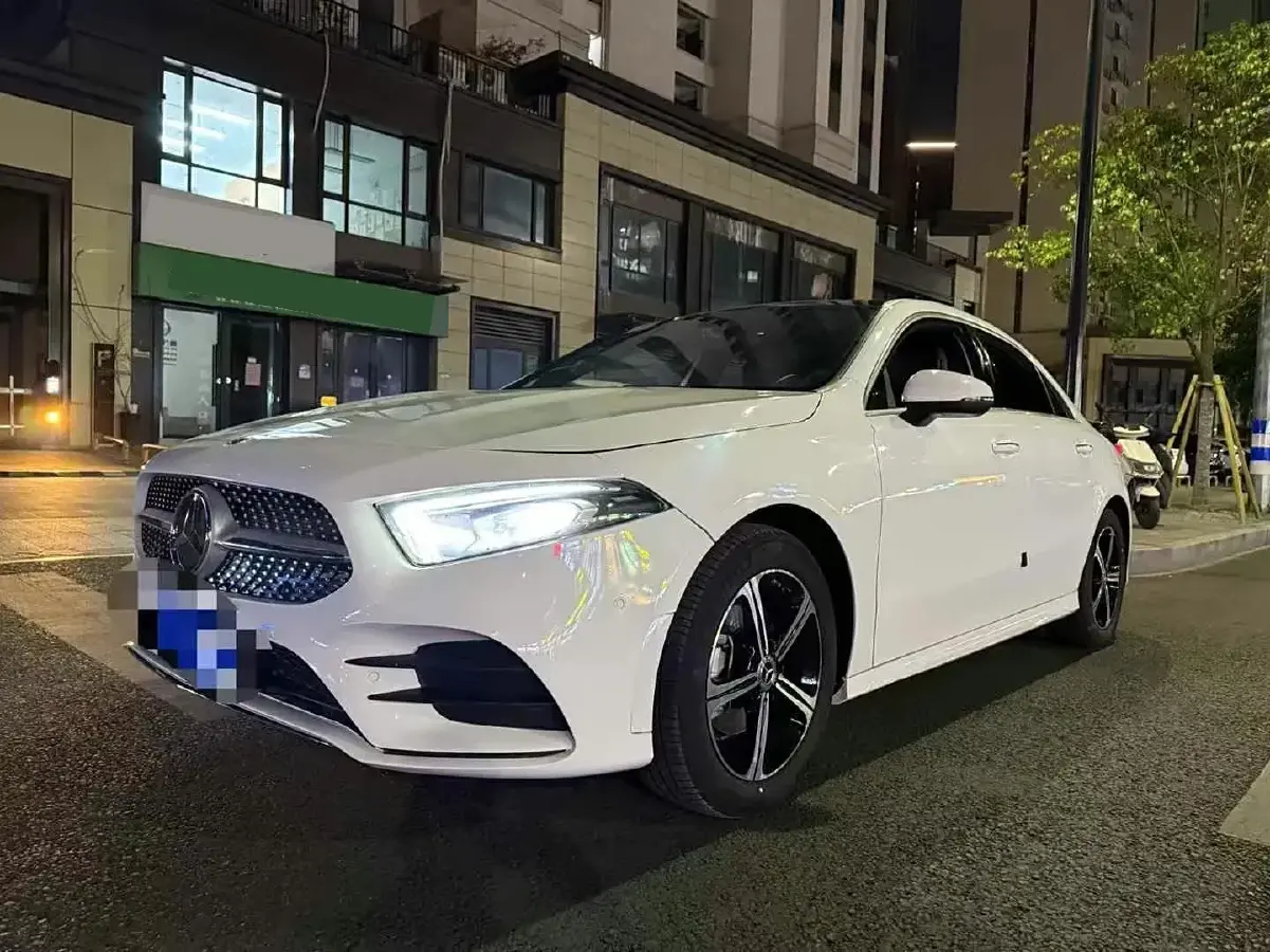 2022 Mercedes-Benz A Class 1.3T 163HP L4 7DCT