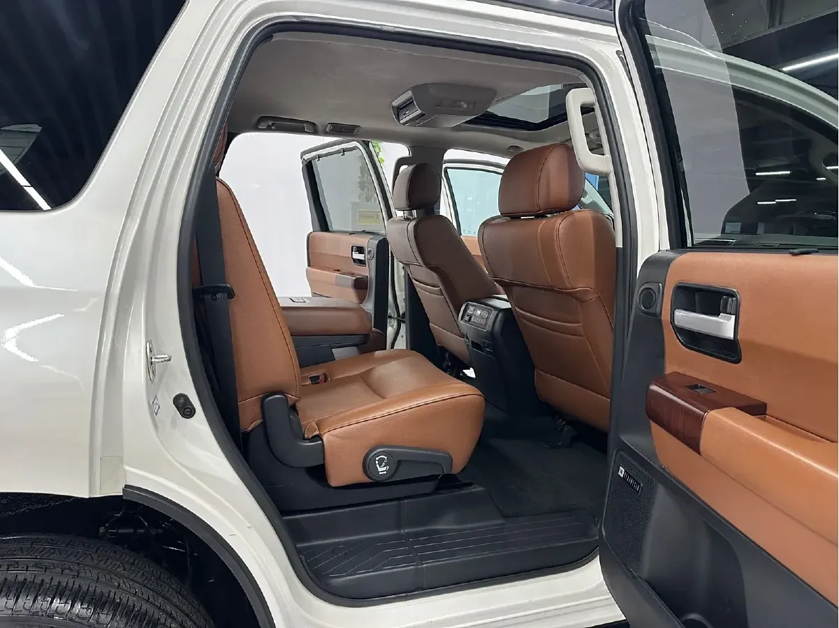 2003 Toyota Sequoia 4.7L 282HP V8 5AT,autocango,china used car exporter,china ev exporter,chinese used car exporter,chinese used ev exporter