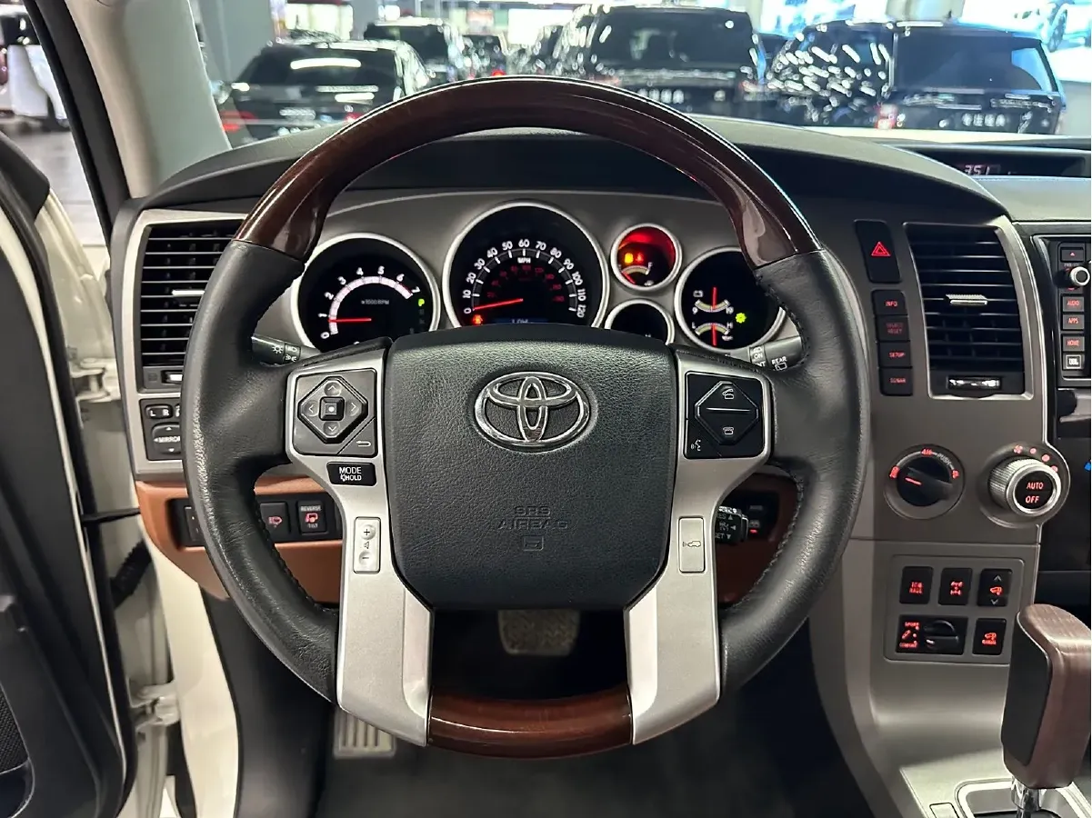 2003 Toyota Sequoia 4.7L 282HP V8 5AT,autocango,china used car exporter,china ev exporter,chinese used car exporter,chinese used ev exporter