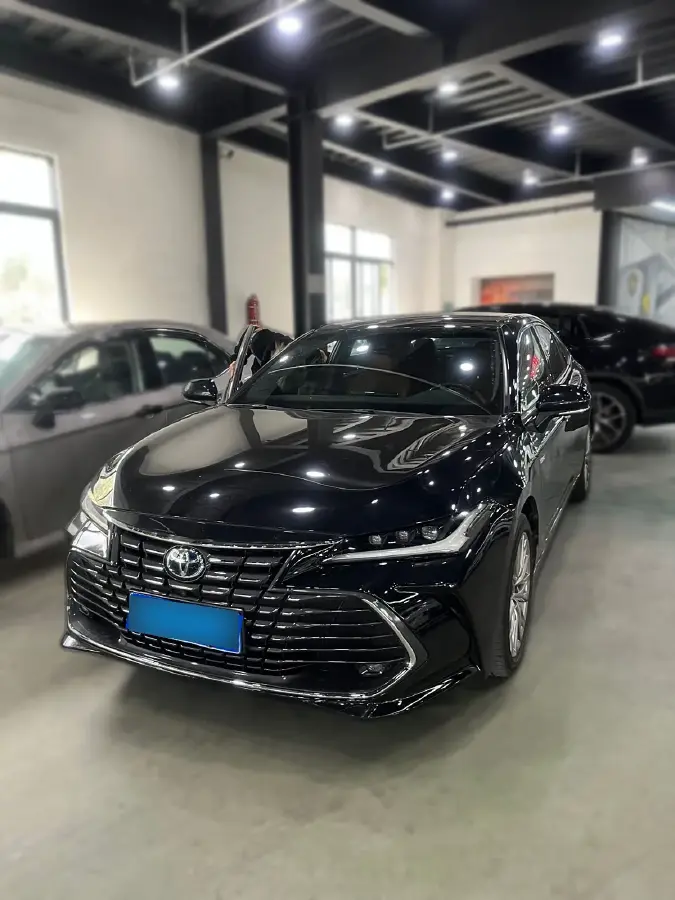 2023 Toyota Avalon 2.5L 178HP L4 E-CVT Hybrid