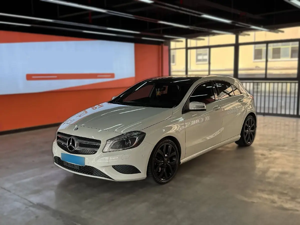 2015 Mercedes-Benz A Class 1.6T 156HP L4 7DCT