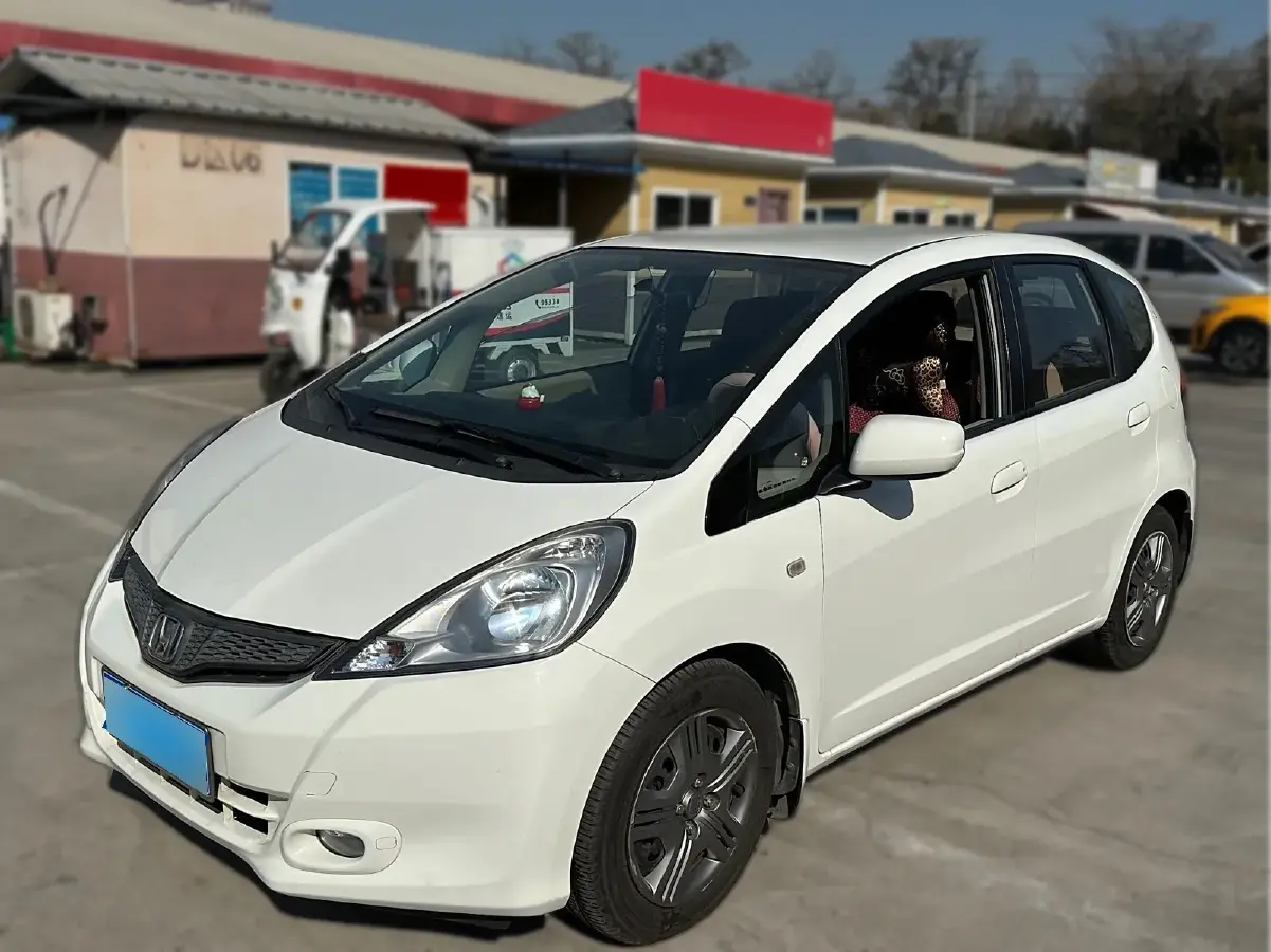 2011 Honda Fit 1.3L 99HP L4 5AT