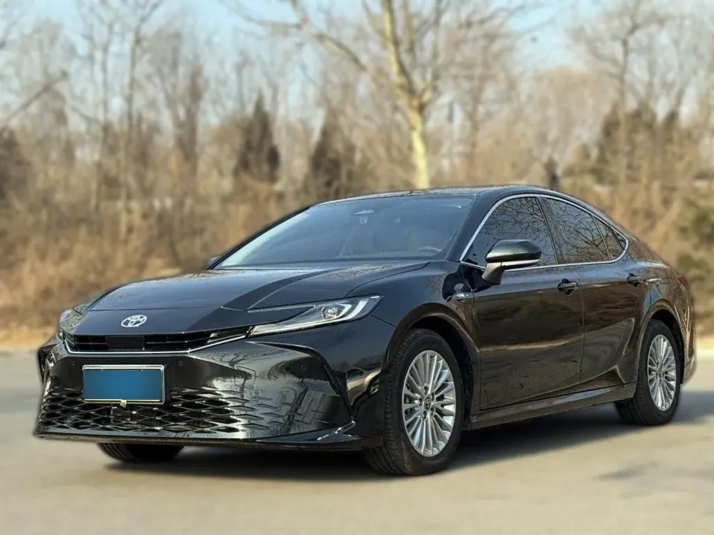 2024 Toyota Camry 2.0L 152HP L4 E-CVT Hybrid
