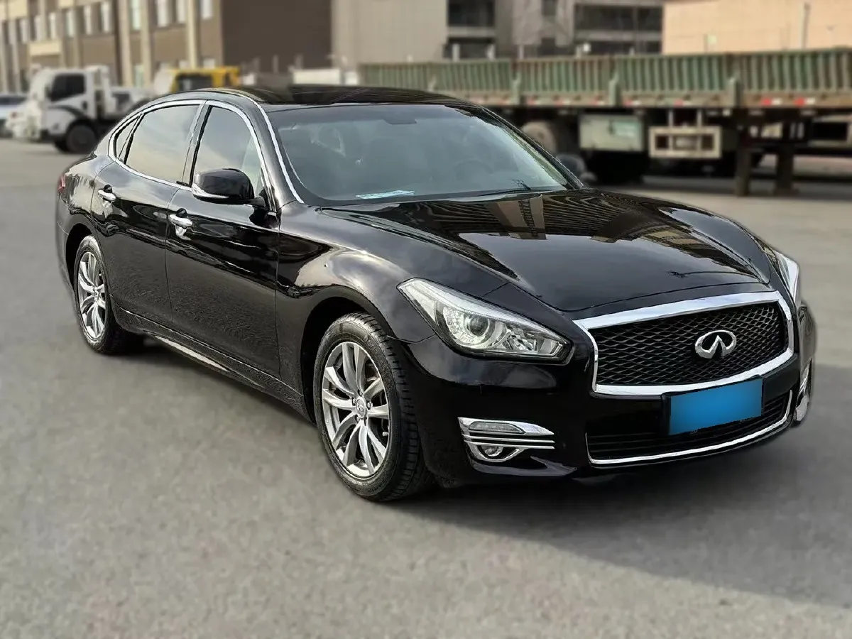 2015 Infiniti Q70 2.5L 222HP V6 7AT,autocango,china used car exporter,china ev exporter,chinese used car exporter,chinese used ev exporter