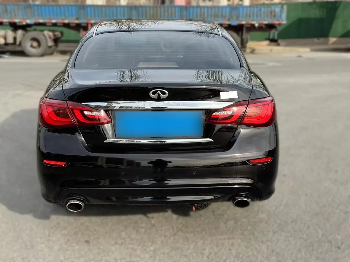2015 Infiniti Q70 2.5L 222HP V6 7AT,autocango,china used car exporter,china ev exporter,chinese used car exporter,chinese used ev exporter
