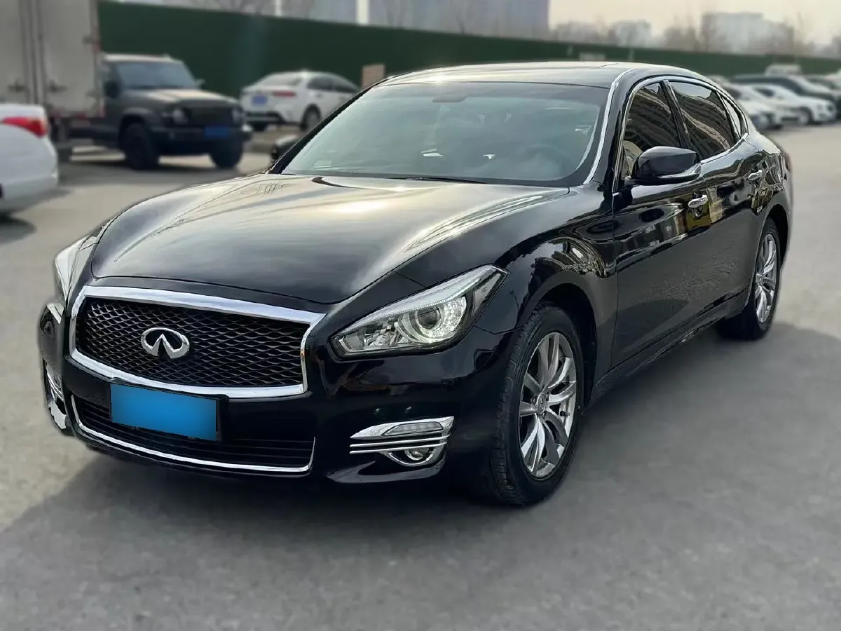 2015 Infiniti Q70 2.5L 222HP V6 7AT,autocango,china used car exporter,china ev exporter,chinese used car exporter,chinese used ev exporter