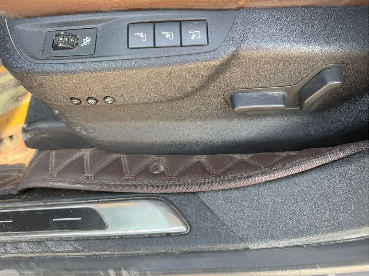 2013 DS 5 1.6T 200HP L4 6AT,autocango,china used car exporter,china ev exporter,chinese used car exporter,chinese used ev exporter