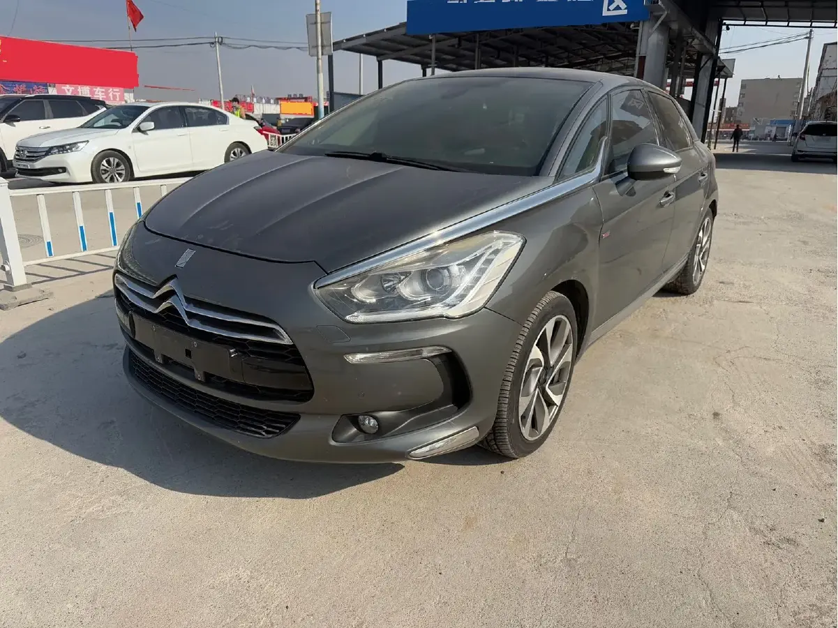 2013 DS 5 1.6T 200HP L4 6AT