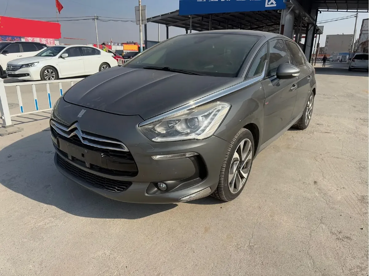 2013 DS 5 1.6T 200HP L4 6AT,autocango,china used car exporter,china ev exporter,chinese used car exporter,chinese used ev exporter