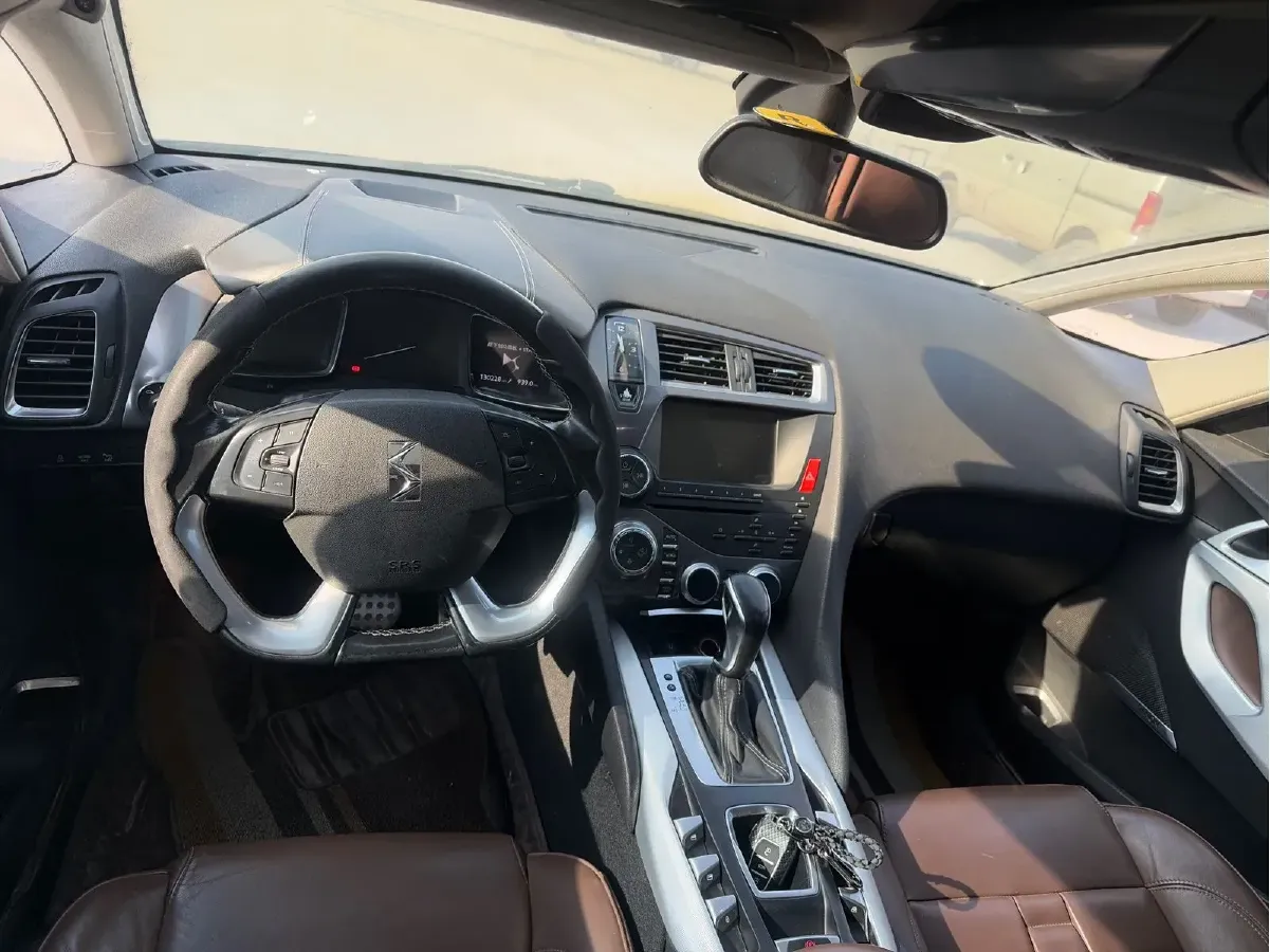 2013 DS 5 1.6T 200HP L4 6AT,autocango,china used car exporter,china ev exporter,chinese used car exporter,chinese used ev exporter