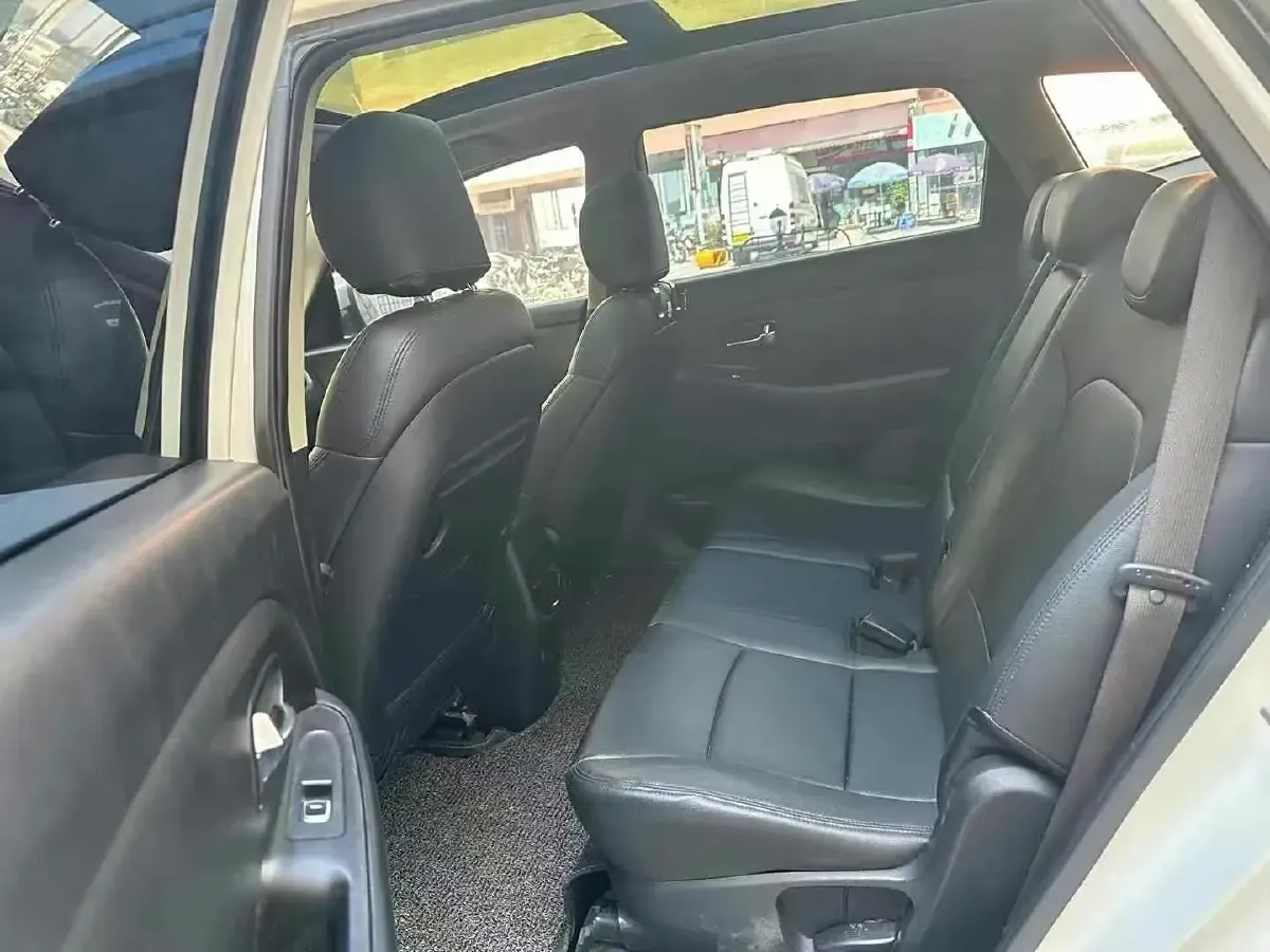 2013 Kia Carens 2.0L 152HP L4 6AT,autocango,china used car exporter,china ev exporter,chinese used car exporter,chinese used ev exporter