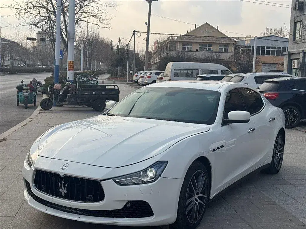 2014 Maserati Ghibli 3.0T 330HP V6 8AT