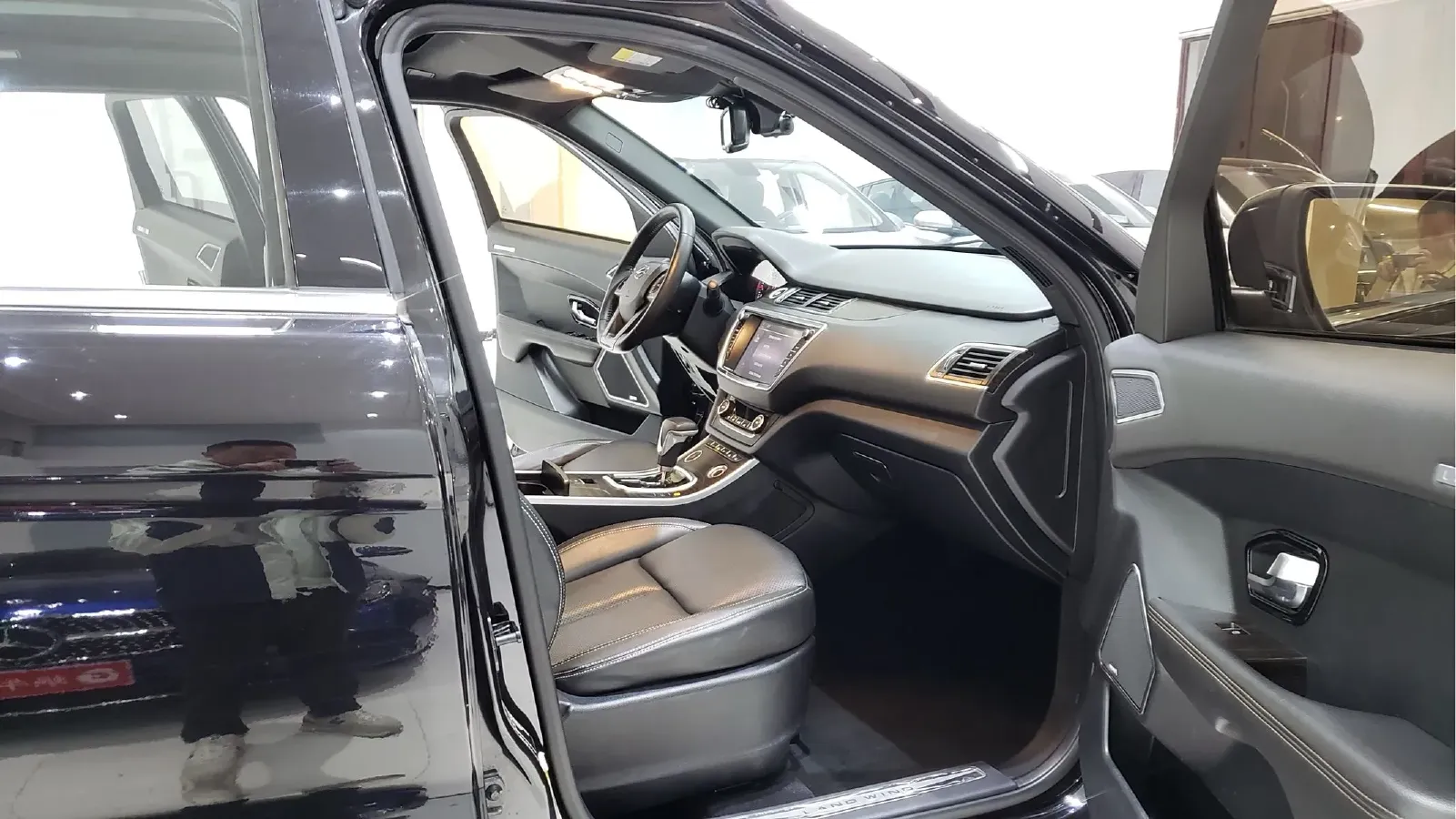 2018 Landwind X7 1.5T 163HP L4 8AT,autocango,china used car exporter,china ev exporter,chinese used car exporter,chinese used ev exporter