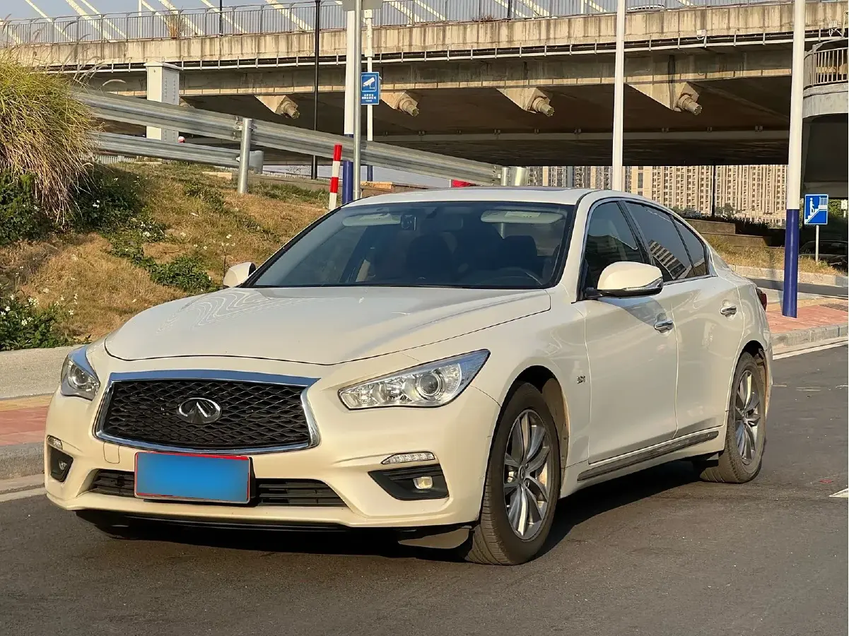 2018 Infiniti Q50L 2.0T 211HP L4 7AT