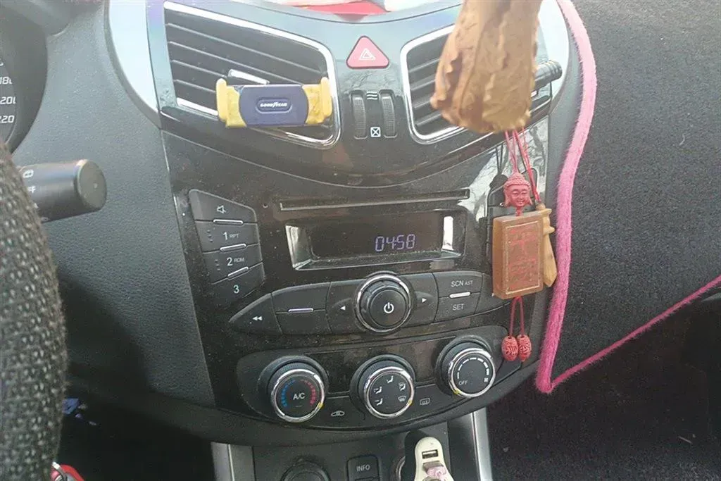 2015 HaiMa S5 1.6L 122HP L4 5MT,autocango,china used car exporter,china ev exporter,chinese used car exporter,chinese used ev exporter