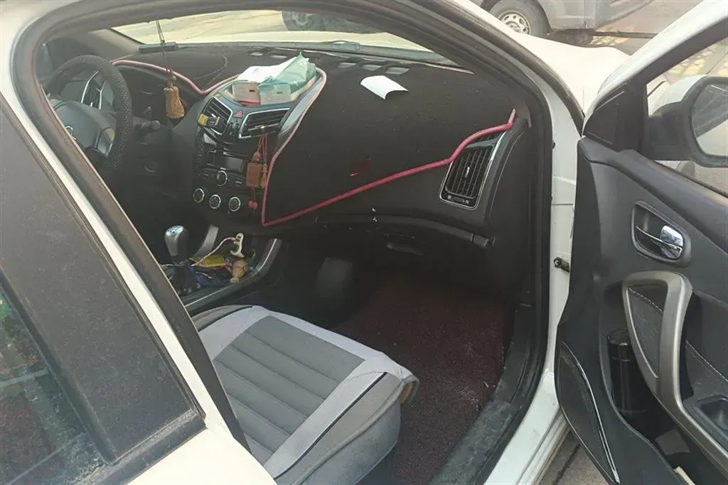 2015 HaiMa S5 1.6L 122HP L4 5MT,autocango,china used car exporter,china ev exporter,chinese used car exporter,chinese used ev exporter