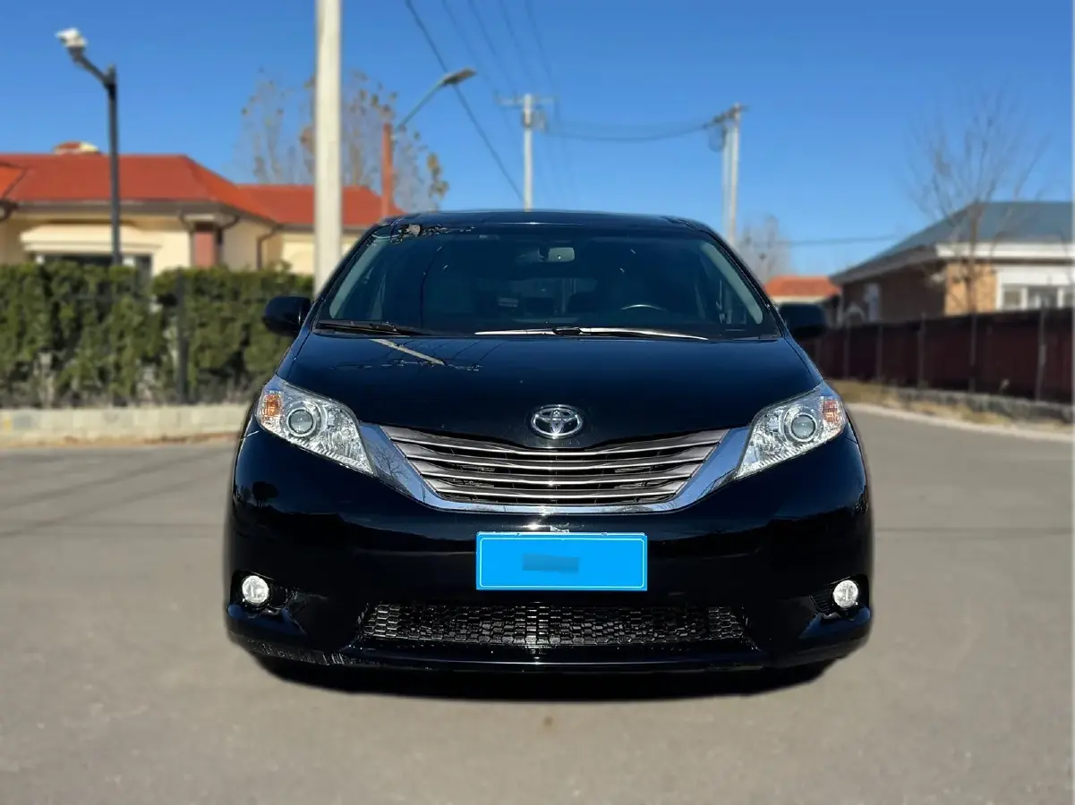 2015 Toyota Sienna 3.5L 269HP V6 6AT