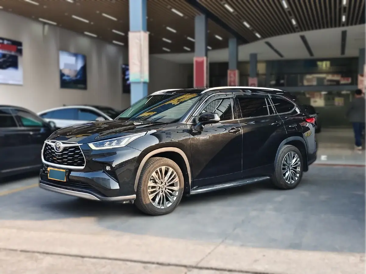 2022 Toyota Highlander 2.5L 192HP L4 E-CVT Hybrid