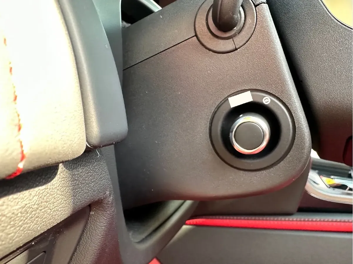 2022 Jaguar F-TYPE 2.0T 300HP L4 8AT,autocango,china used car exporter,china ev exporter,chinese used car exporter,chinese used ev exporter