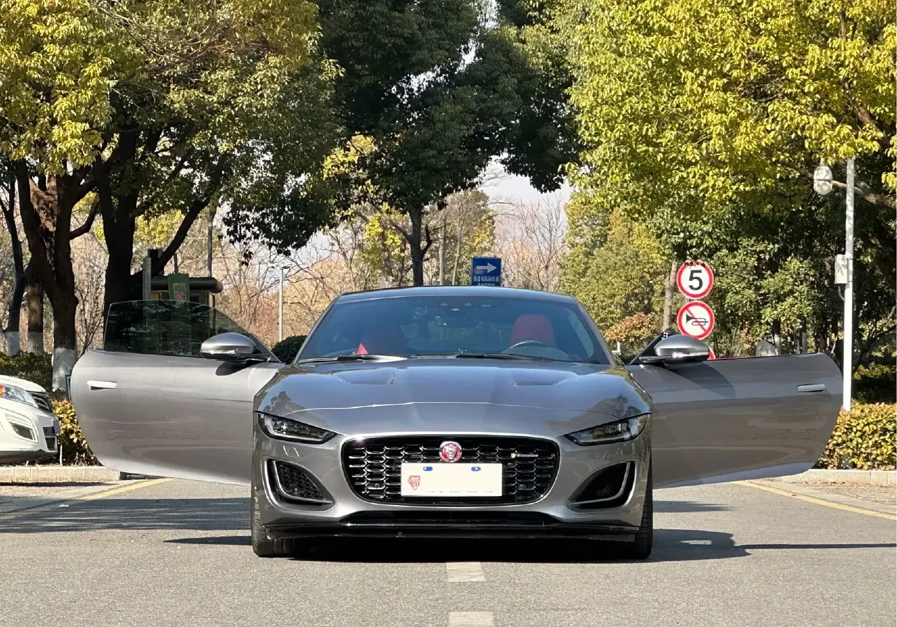 2022 Jaguar F-TYPE 2.0T 300HP L4 8AT,autocango,china used car exporter,china ev exporter,chinese used car exporter,chinese used ev exporter