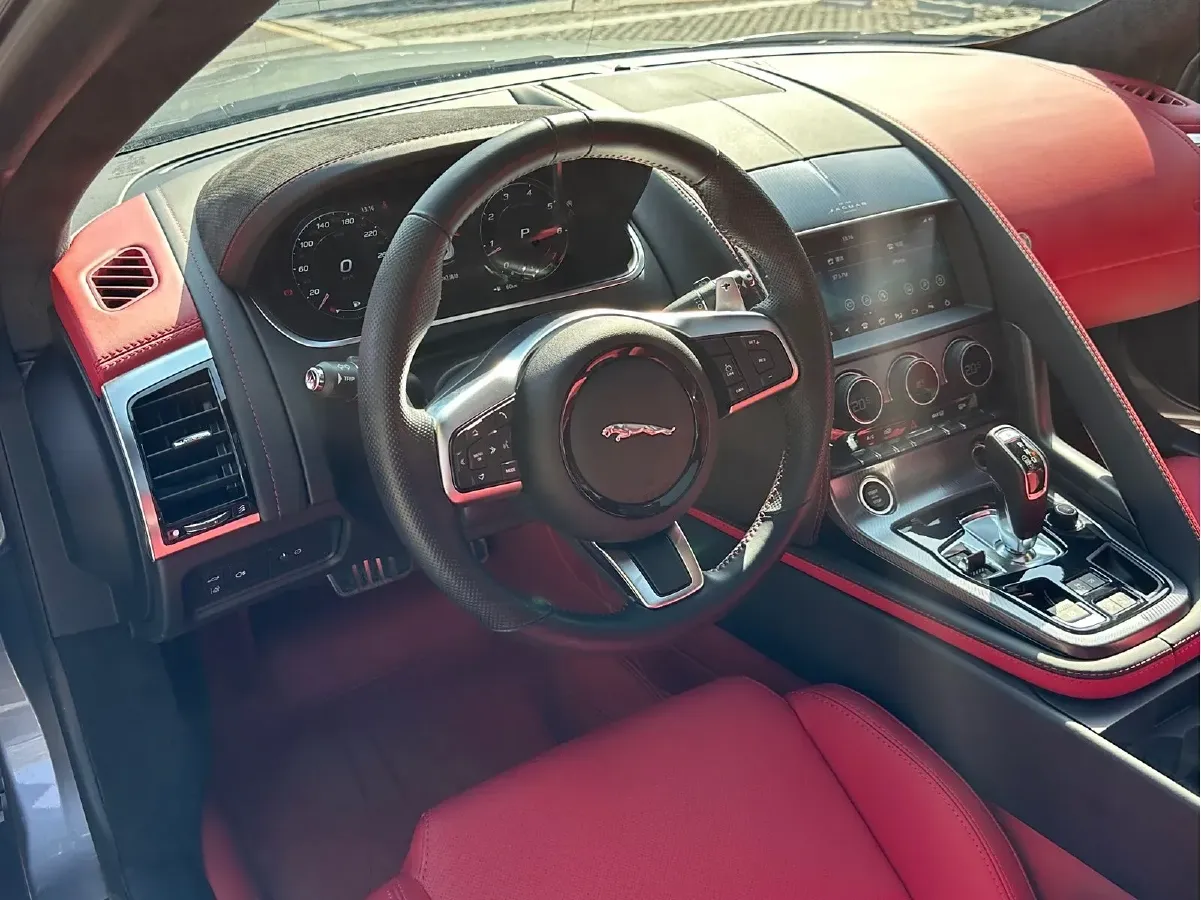 2022 Jaguar F-TYPE 2.0T 300HP L4 8AT,autocango,china used car exporter,china ev exporter,chinese used car exporter,chinese used ev exporter