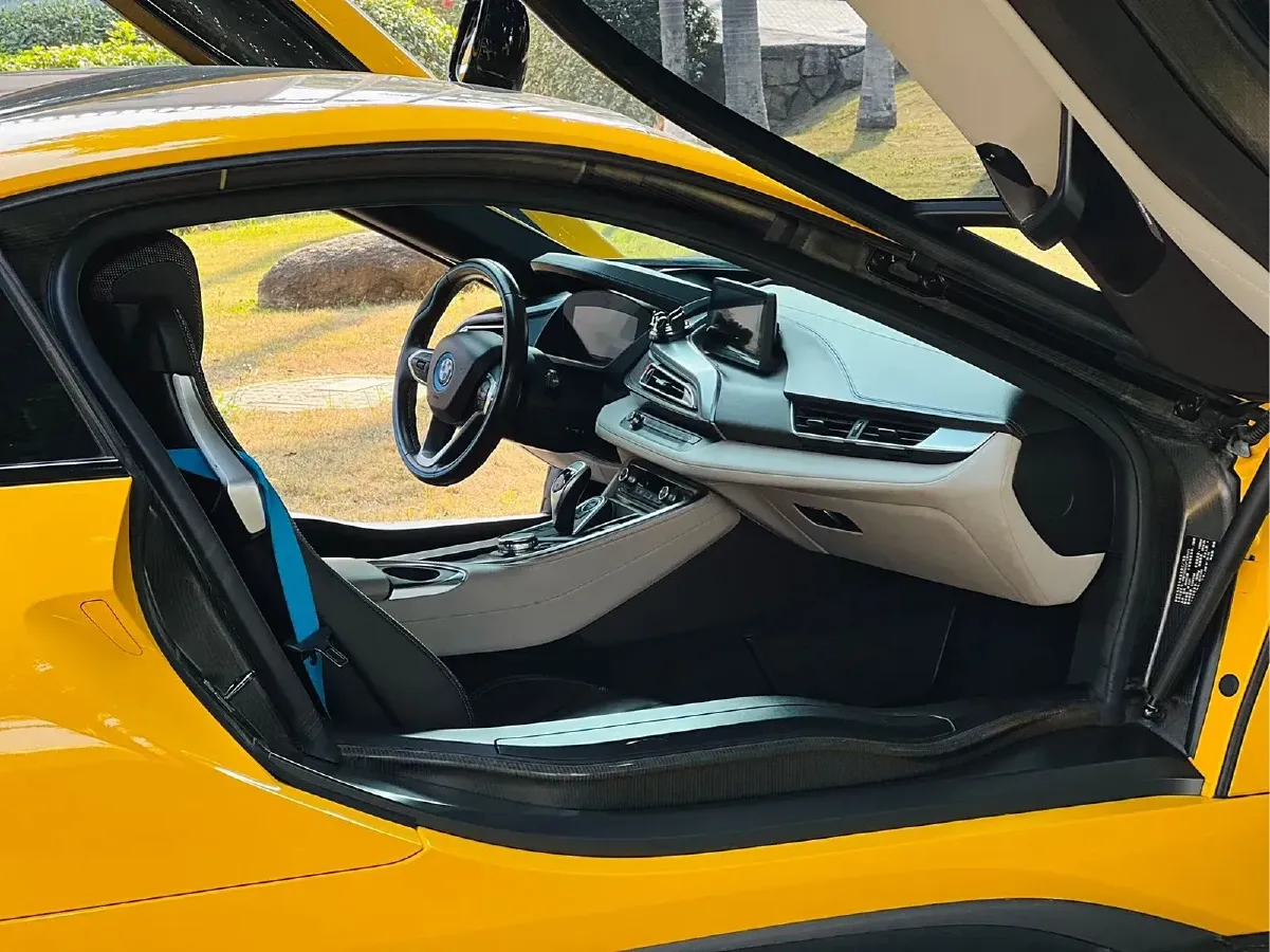 2014 BMW i8 1.5T 231HP L3 6AT PHEV 7.1KWH,autocango,china used car exporter,china ev exporter,chinese used car exporter,chinese used ev exporter