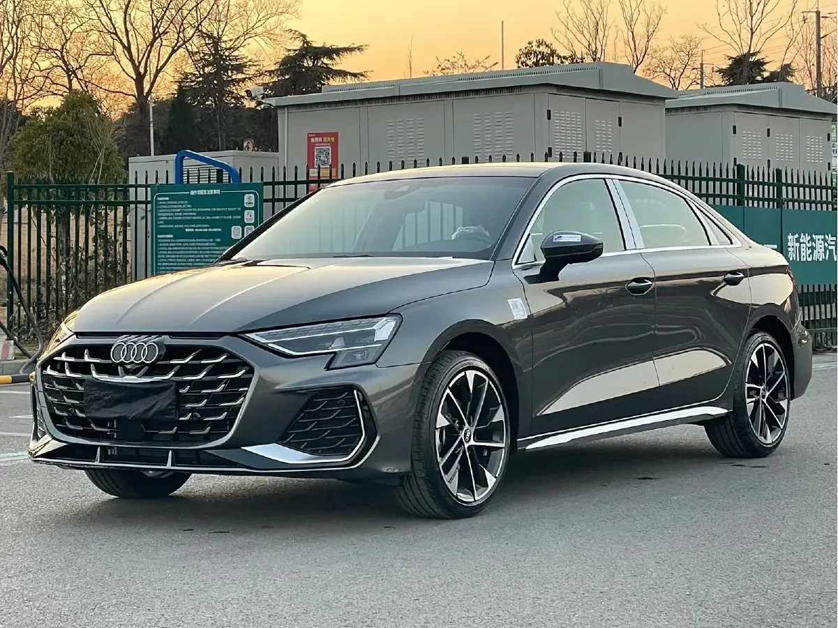 2025 Audi A3 1.5T 160HP L4 7DCT