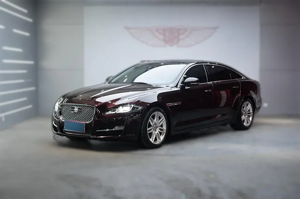 2018 Jaguar XJ 3.0T 340HP V6 8AT