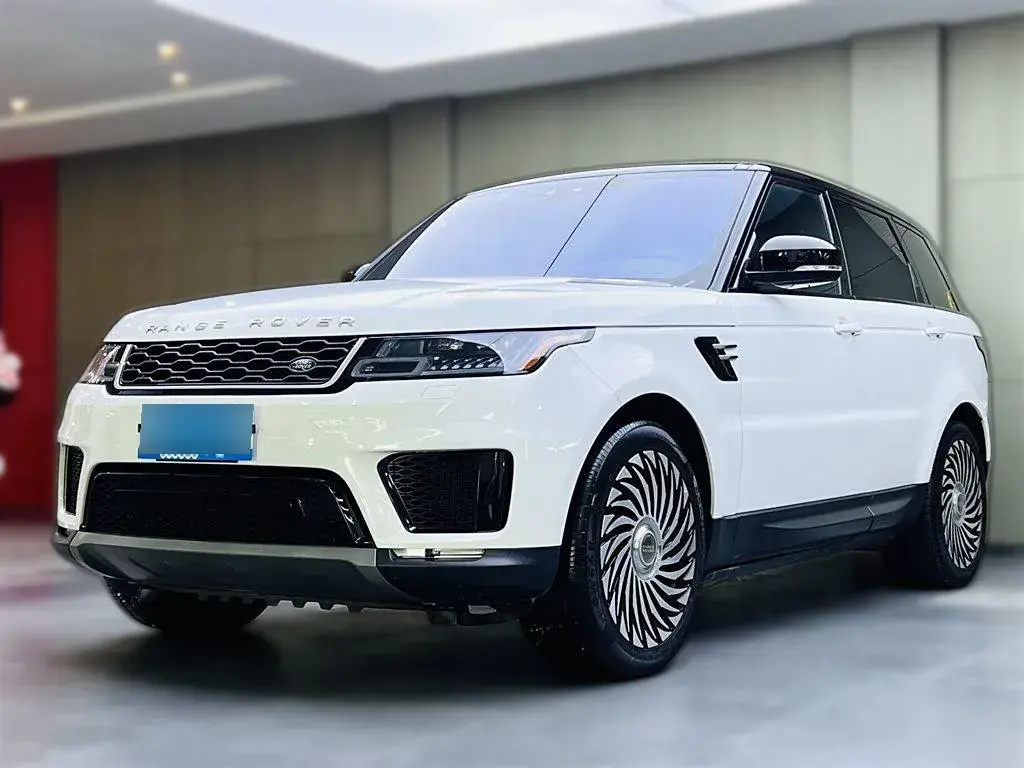 2018 Land Rover Range Rover Sport 2.0T 300HP L4 8AT PHEV 13.1KWH