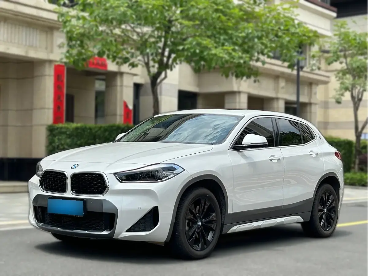 2023 BMW X2 2.0T 178HP L4 7DCT