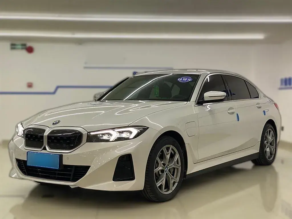 2024 BMW i3 BEV 70KWH