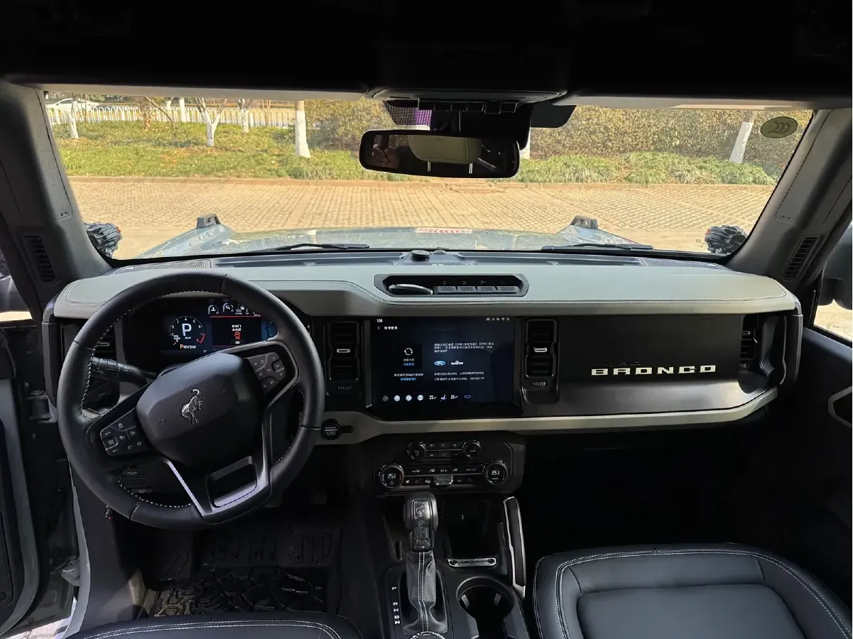 2024 Ford Bronco 2.3T 275HP L4 10AT,autocango,china used car exporter,china ev exporter,chinese used car exporter,chinese used ev exporter