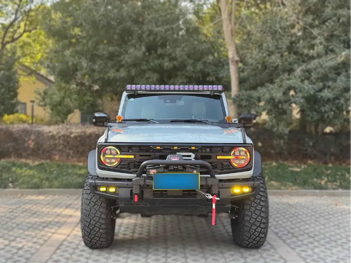 2024 Ford Bronco 2.3T 275HP L4 10AT,autocango,china used car exporter,china ev exporter,chinese used car exporter,chinese used ev exporter